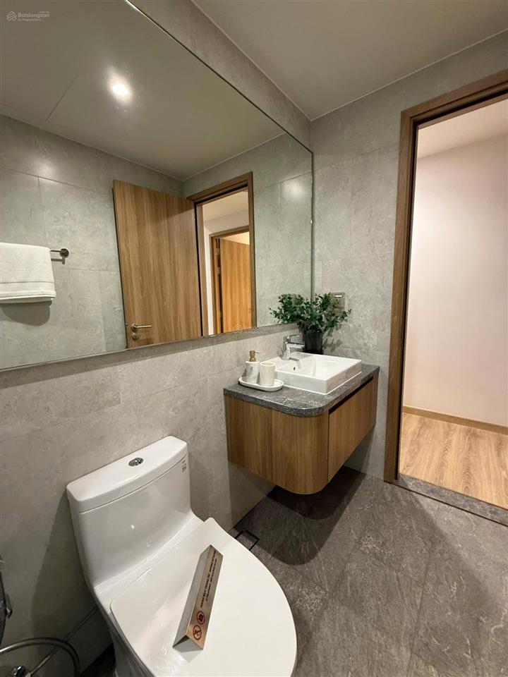 1pn+ hướng đông nam mát mẻ, view bể bơi diện tích lớn 60m2 giá bán chỉ 6.589 tỷ gồm vat và kpbt