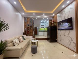 Bán nhà cầu giấy 40m2*5t, mt 4m, 70m ra phố, nhà đẹp vào ở ngay, giá 13.6 tỷ