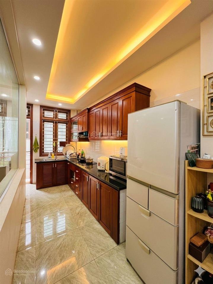 Bán nhà 52m2 ngõ 73 hoàng ngân, oto đỗ cửa, 4pn, ngõ thông, kinh doanh, giá 13,3tỷ.