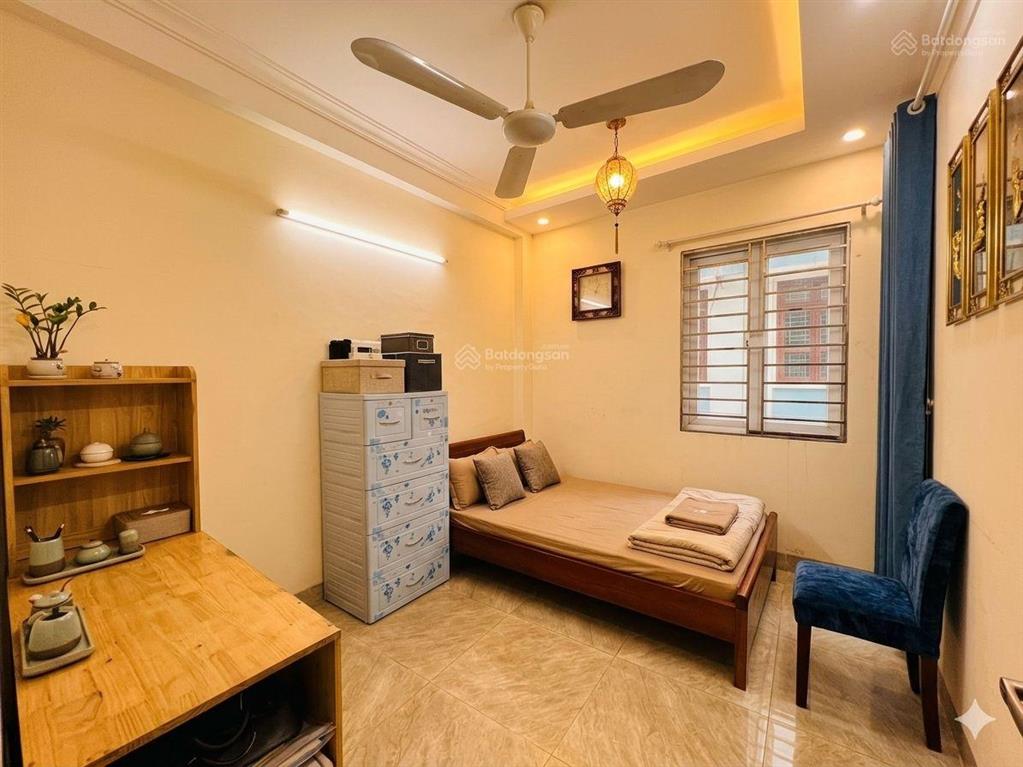 Bán nhà 52m2 ngõ 73 hoàng ngân, oto đỗ cửa, 4pn, ngõ thông, kinh doanh, giá 13,3tỷ.