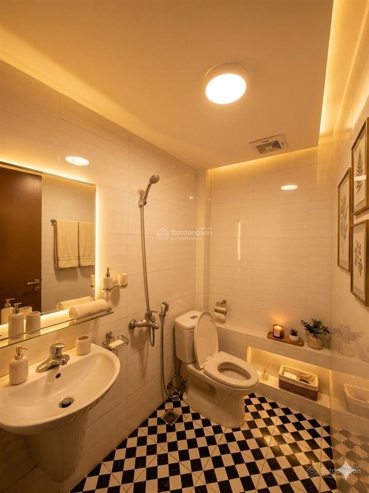 Bán nhà 52m2 ngõ 73 hoàng ngân, oto đỗ cửa, 4pn, ngõ thông, kinh doanh, giá 13,3tỷ.