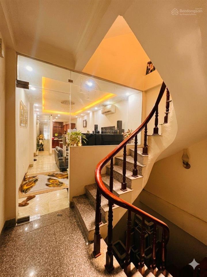 Bán nhà 52m2 ngõ 73 hoàng ngân, oto đỗ cửa, 4pn, ngõ thông, kinh doanh, giá 13,3tỷ.