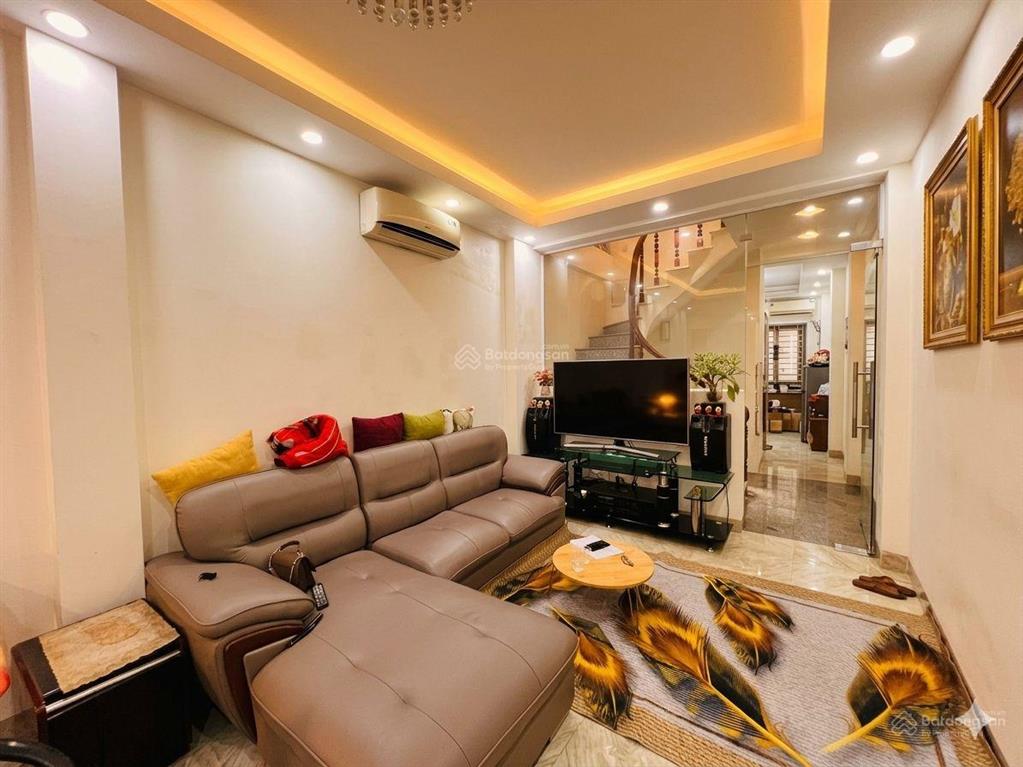 Bán nhà 52m2 ngõ 73 hoàng ngân, oto đỗ cửa, 4pn, ngõ thông, kinh doanh, giá 13,3tỷ.