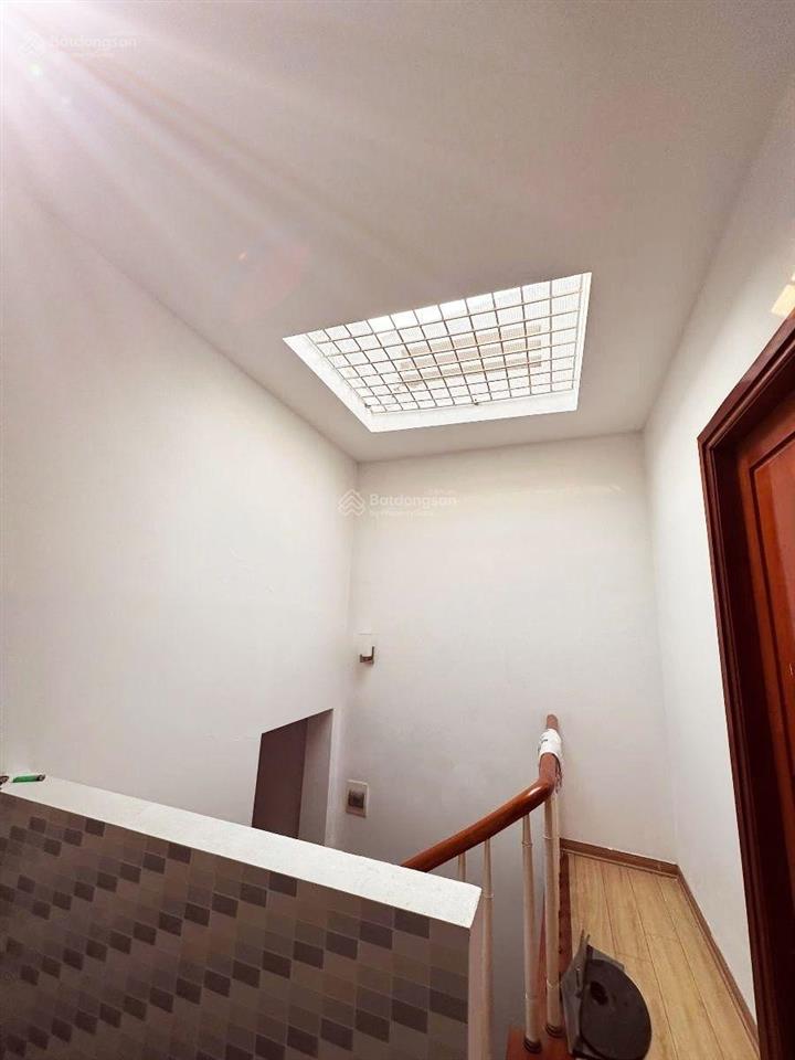 Bán nhà ngõ 155 cầu giấy 42m2*5 tầng, mt 4m, 30m ra ô tô tránh, ở & kinh doanh, giá 11.6 tỷ