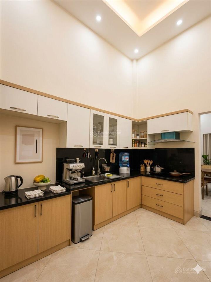 Bán nhà ngõ 155 cầu giấy 42m2*5 tầng, mt 4m, 30m ra ô tô tránh, ở & kinh doanh, giá 11.6 tỷ