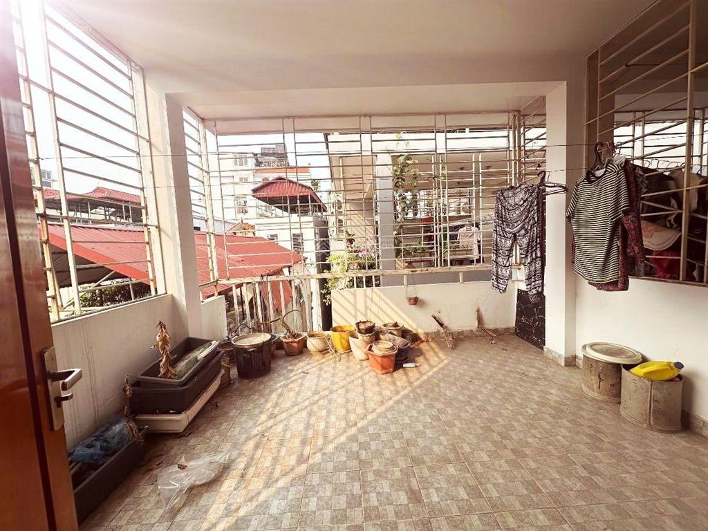 Bán nhà ngõ 155 cầu giấy 42m2*5 tầng, mt 4m, 30m ra ô tô tránh, ở & kinh doanh, giá 11.6 tỷ