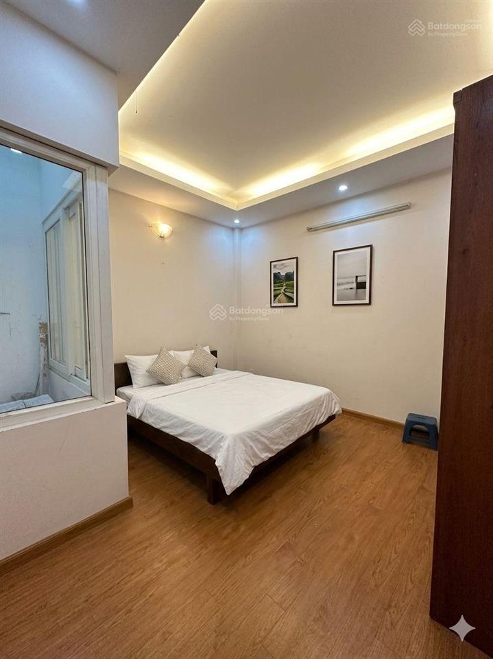 Bán nhà ngõ 155 cầu giấy 42m2*5 tầng, mt 4m, 30m ra ô tô tránh, ở & kinh doanh, giá 11.6 tỷ