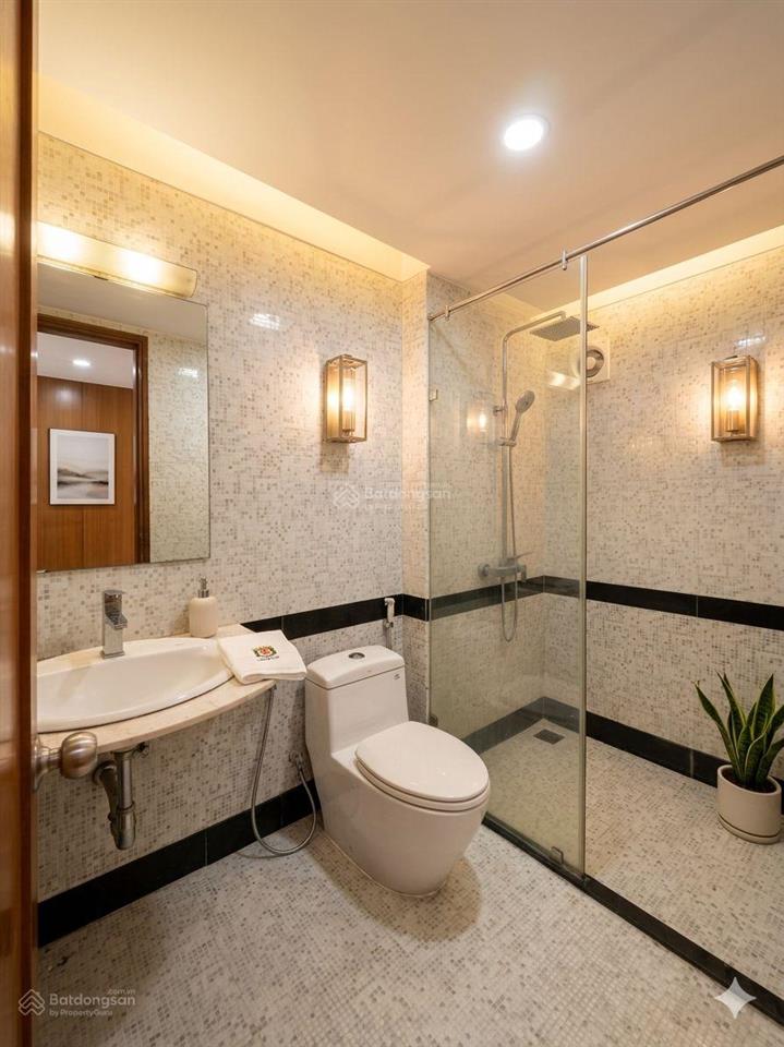 Bán nhà ngõ 155 cầu giấy 42m2*5 tầng, mt 4m, 30m ra ô tô tránh, ở & kinh doanh, giá 11.6 tỷ