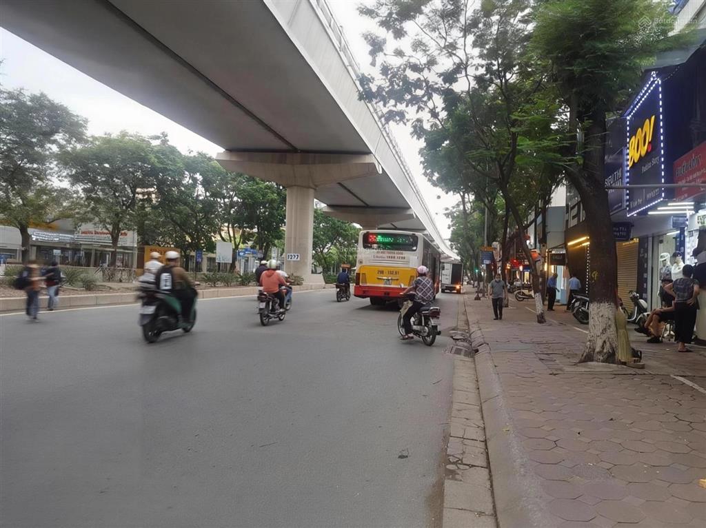 Bán nhà 38m2 ngõ 133 xuân thuỷ, full nội thất 7 tầng thang máy, 20m ra phố, giá 11,6 tỷ!!!
