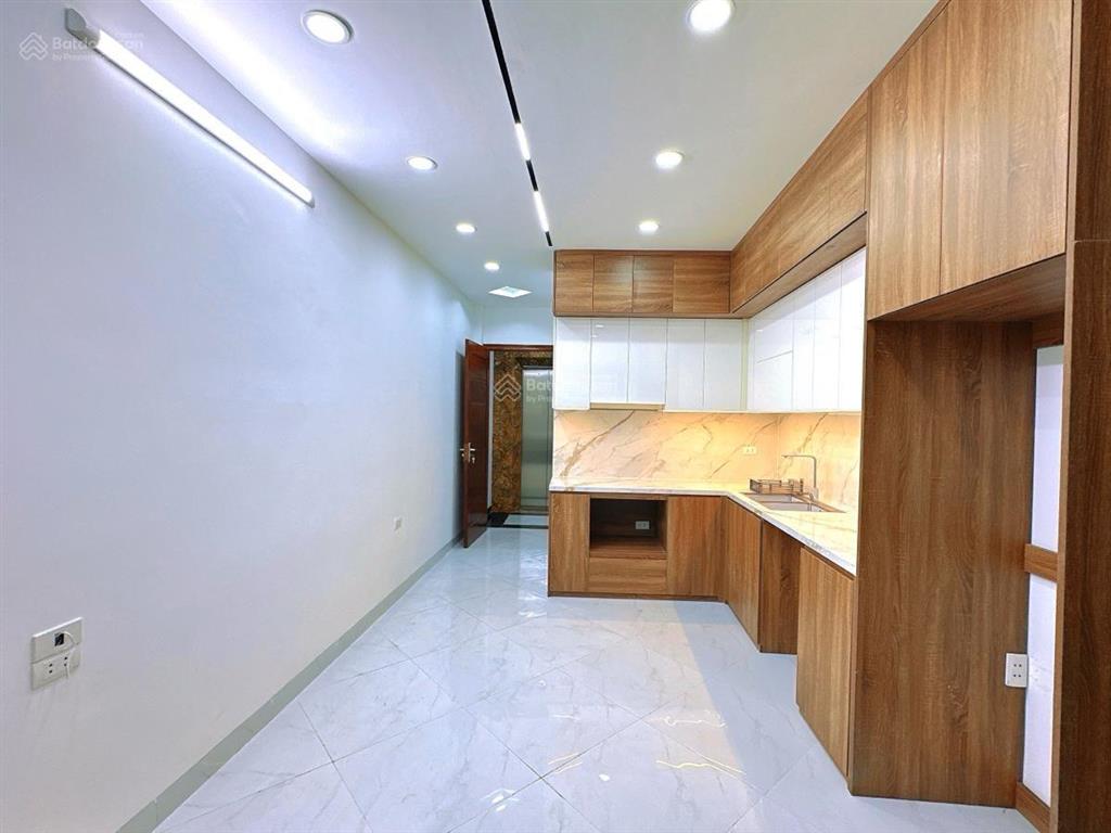 Bán nhà 38m2 ngõ 133 xuân thuỷ, full nội thất 7 tầng thang máy, 20m ra phố, giá 11,6 tỷ!!!