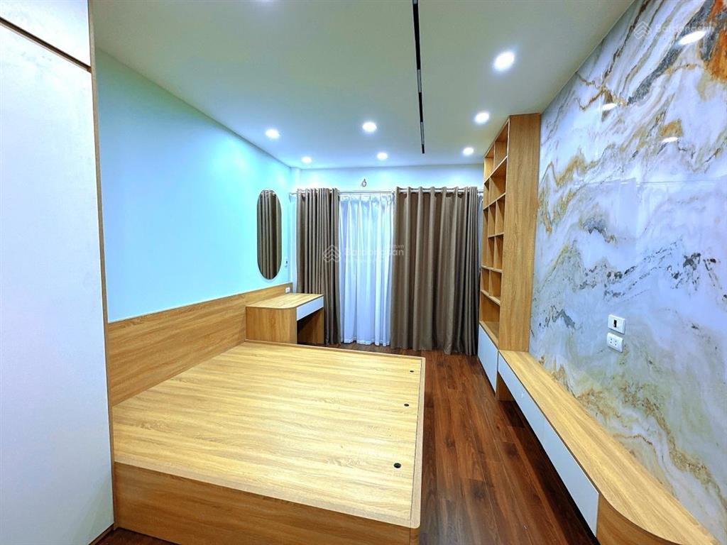 Bán nhà 38m2 ngõ 133 xuân thuỷ, full nội thất 7 tầng thang máy, 20m ra phố, giá 11,6 tỷ!!!