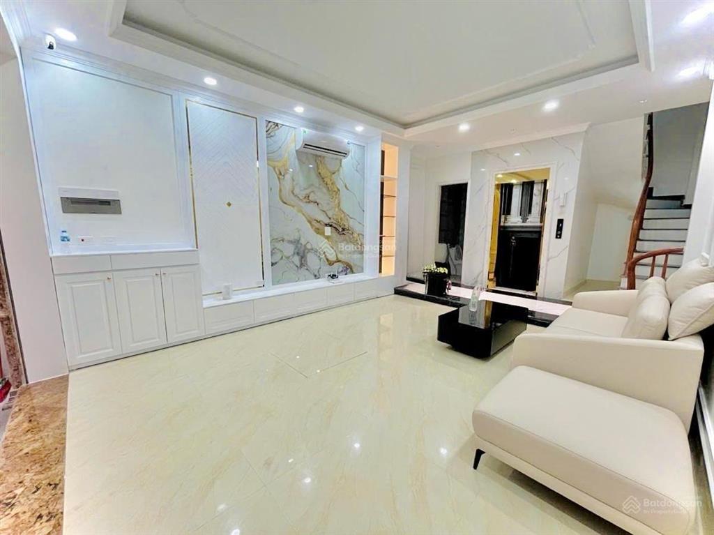 Bán nhà ngõ 44 trần thái tông 55m2*6t, mt 4.7m, 3 mặt thoáng, 6 tầng thang máy giá 11.5 tỷ