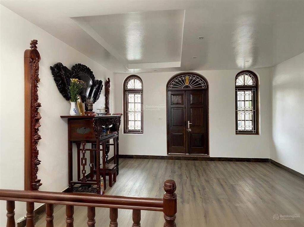 Bán nhà ngõ 89 lạc long quân 51m2*5t, mt 5.1m, phân lô ô tô tránh nhau, giá 15.2 tỷ.