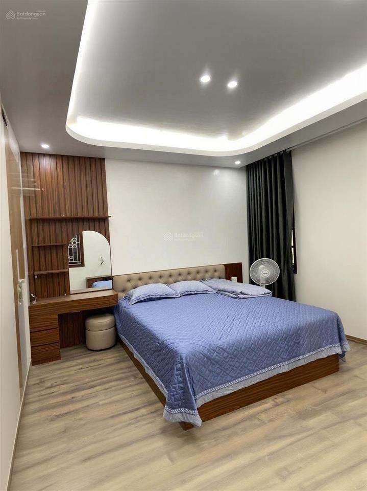 Bán nhà ngõ 89 lạc long quân 51m2*5t, mt 5.1m, phân lô ô tô tránh nhau, giá 15.2 tỷ.