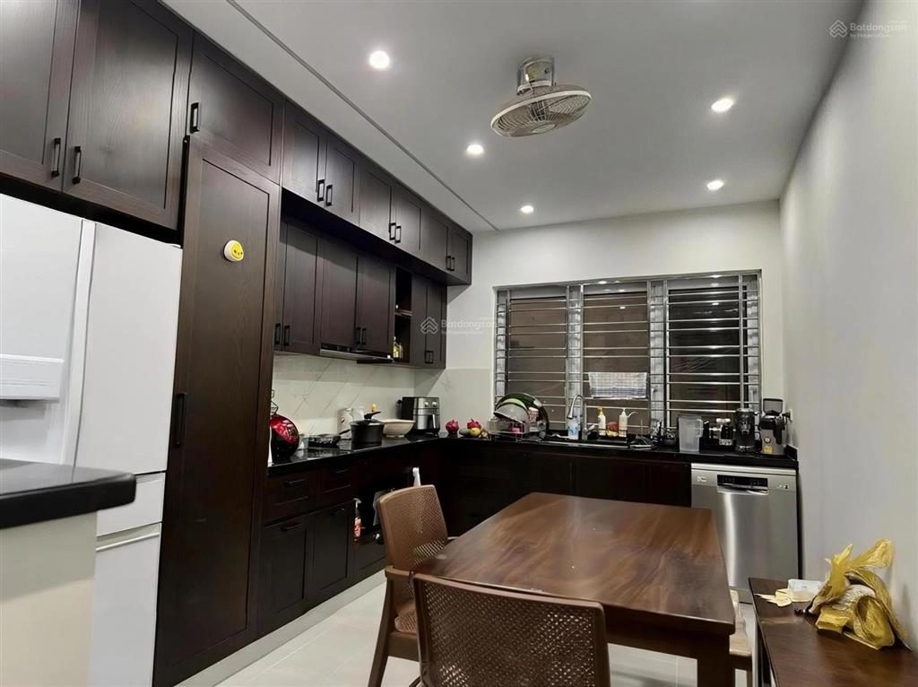 Bán nhà ngõ 63 xuân thủy 50m2*5t, 2 thoáng trước sau, 50m ra phố, nhà đẹp ở ngay, giá 14.5 tỷ.