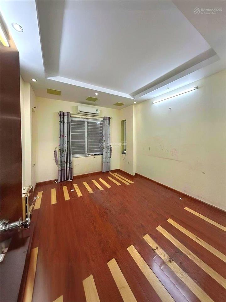 Bán nhà tt cầu giấy 45m2*5t mt 3.8m, 150m ra phố, nhà đẹp ở ngay, giá 9 tỷ!
