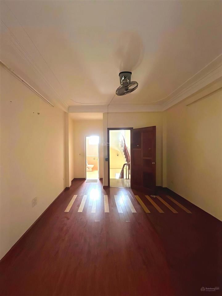 Bán nhà tt cầu giấy 45m2*5t mt 3.8m, 150m ra phố, nhà đẹp ở ngay, giá 9 tỷ!
