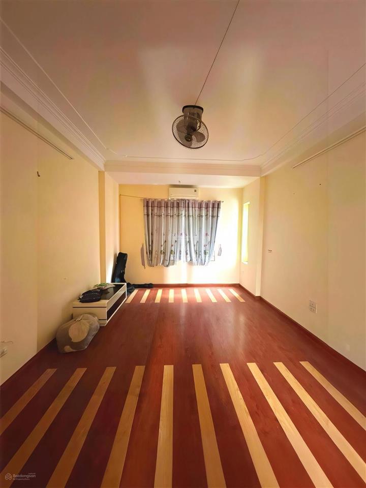 Bán nhà tt cầu giấy 45m2*5t mt 3.8m, 150m ra phố, nhà đẹp ở ngay, giá 9 tỷ!