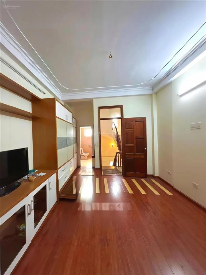 Bán nhà tt cầu giấy 45m2*5t mt 3.8m, 150m ra phố, nhà đẹp ở ngay, giá 9 tỷ!