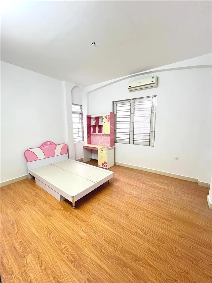 Bán nhà ngõ 155 cầu giấy 45m2*5t mt 4.5m, ngõ thông, 4pn, ở ngay!