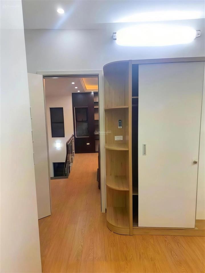 Bán nhà ngõ 44 trần thái tông 48.8m2*5t, mt 6m, 8pn, ở&kinh doanh giá 10.5 tỷ