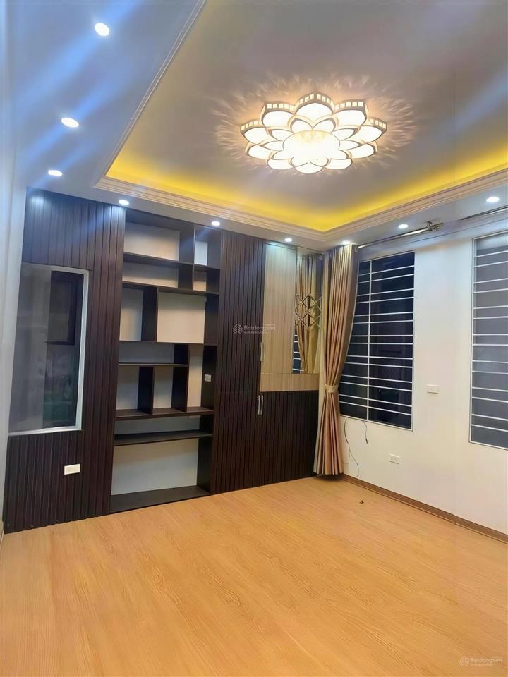 Bán nhà ngõ 44 trần thái tông 48.8m2*5t, mt 6m, 8pn, ở&kinh doanh giá 10.5 tỷ