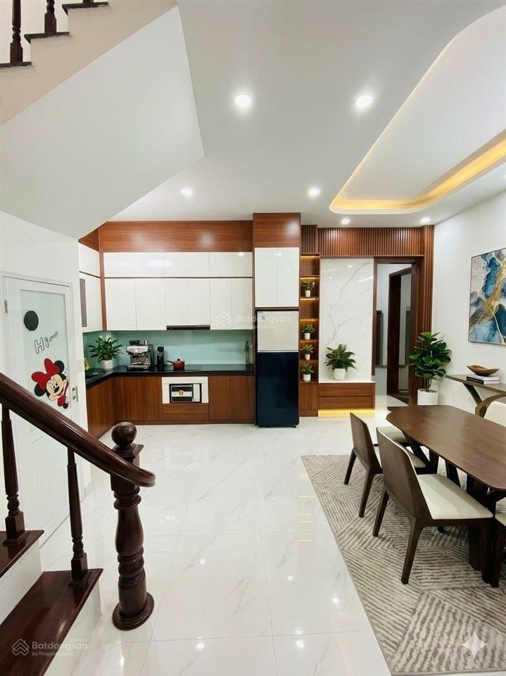 Bán nhà ngõ 5 hoàng quốc việt 60m2*5t, 2 thoáng, full nội thất, 100m ra phố, giá 12.5 tỷ (tl)