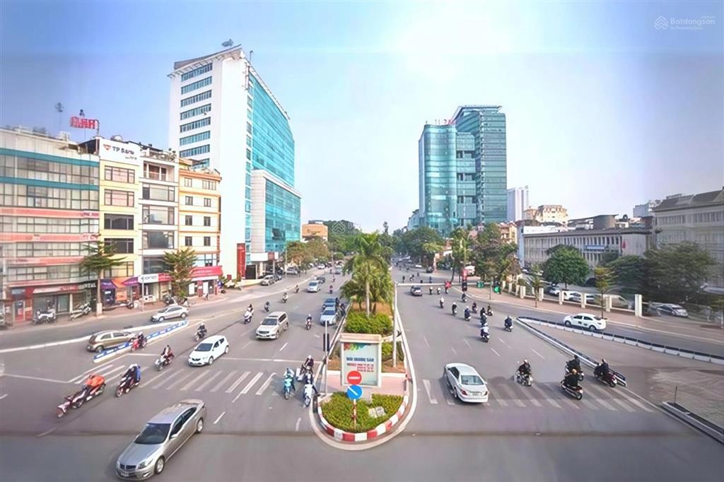 Bán nhà ngõ 5 hoàng quốc việt 60m2*5t, 2 thoáng, full nội thất, 100m ra phố, giá 12.5 tỷ (tl)