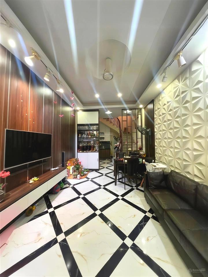 Bán nhà ngõ 63 trần quốc vượng 35m2*6t full nội thất, 70m ra phố, nhà đẹp giá đầu tư chỉ 7tỷ3 (tl)