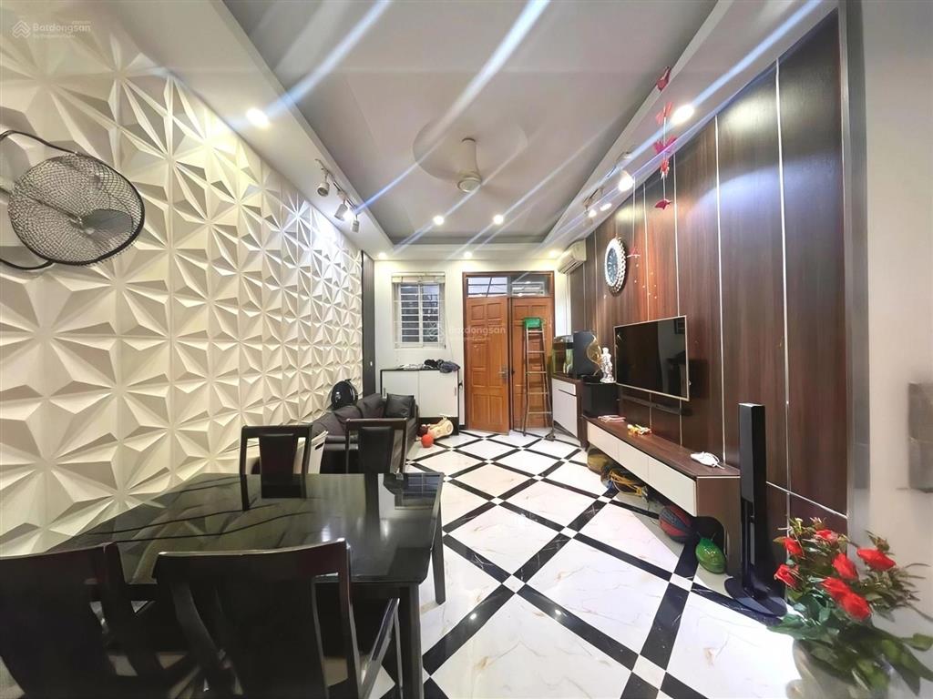 Bán nhà ngõ 63 trần quốc vượng 35m2*6t full nội thất, 70m ra phố, nhà đẹp giá đầu tư chỉ 7tỷ3 (tl)