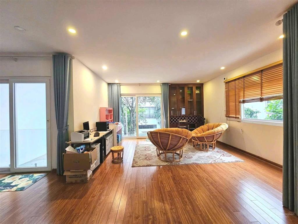 Bán nhà ngõ 260 cầu giấy 65m2*5t, 9pn, 20m ô tô tránh, nở hậu, kinh doanh đỉnh, giá 14tỷ8 (tl).
