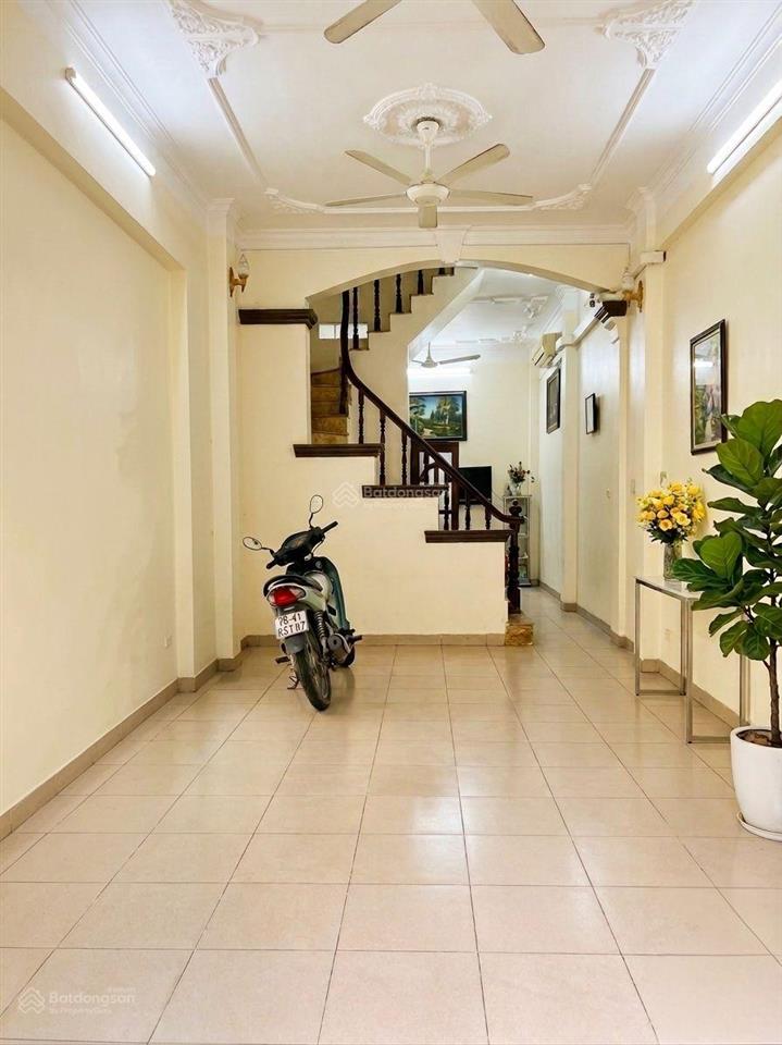 Bán nhà phân lô ngụy như kontum 41m2*5t, oto tránh, vỉa hè, 6pn, kinh doanh, giá 18tỷ5 (tl)