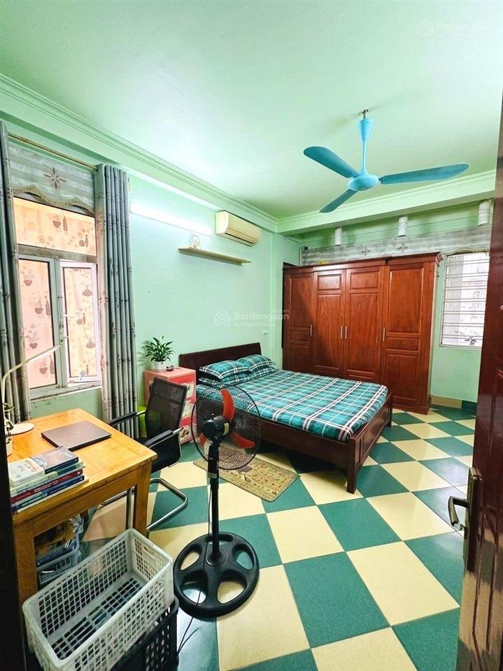 Chính chủ bán nhà ngõ 189 nguyễn ngọc vũ 50m2*5t, lô góc, oto đỗ cửa, nở hậu, giá chào 14tỷ5 (tl).