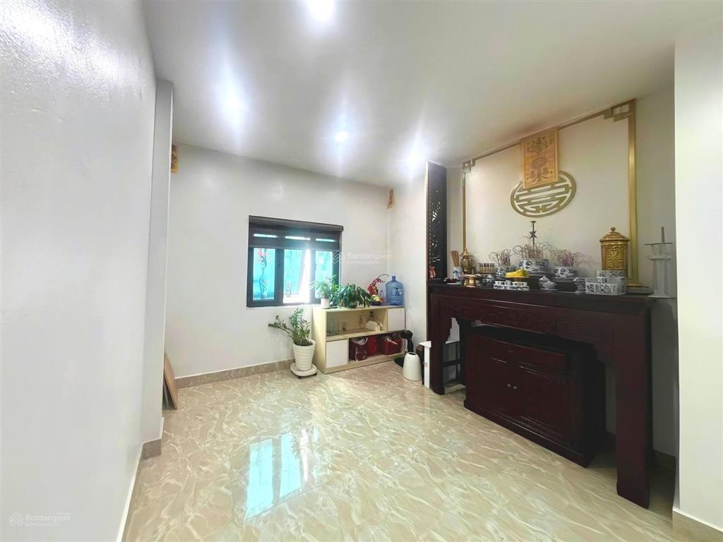 Chính chủ bán nhà ngõ 79 cầu giấy 45m2*5t, 4pn, tặng full nội thất, không quy hoạch, giá chào 8tỷ7