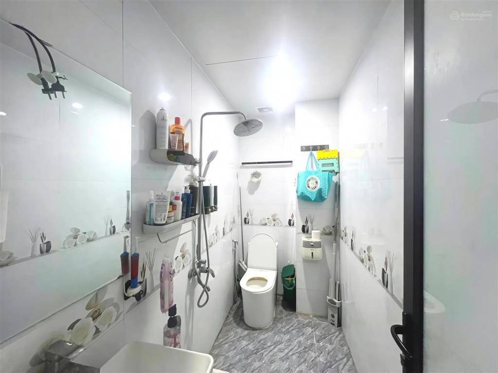 Chính chủ bán nhà ngõ 79 cầu giấy 45m2*5t, 4pn, tặng full nội thất, không quy hoạch, giá chào 8tỷ7
