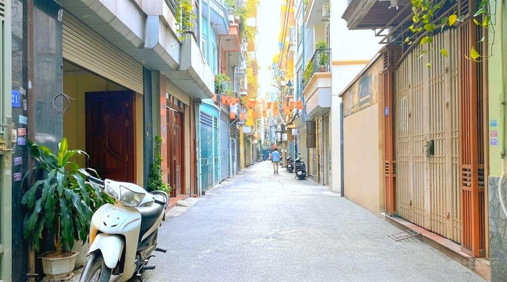 Bán nhà phân lô dương quảng hàm 50m2*5t, ô tô đỗ cửa vào nhà, 30m ô tô tránh, giá 13tỷ7(tl)