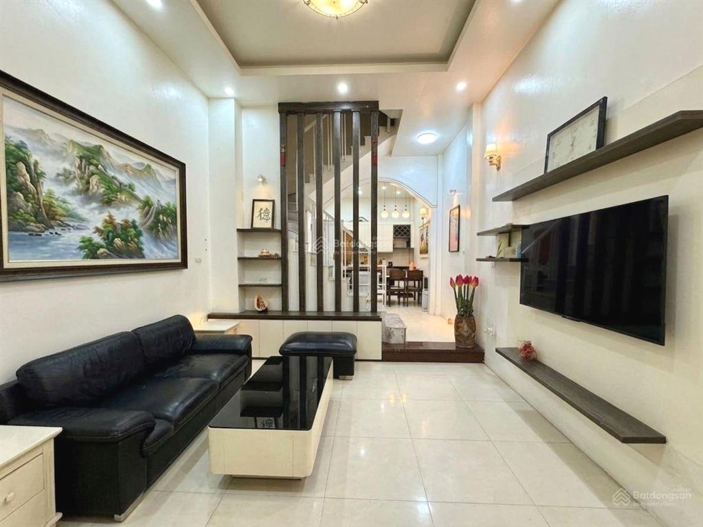 Bán nhà phân lô lê trọng tấn, 50m*5t, ô tô đỗ cửa, 10m ô tô tránh, nở hậu, giá 14tỷ5 (tl)