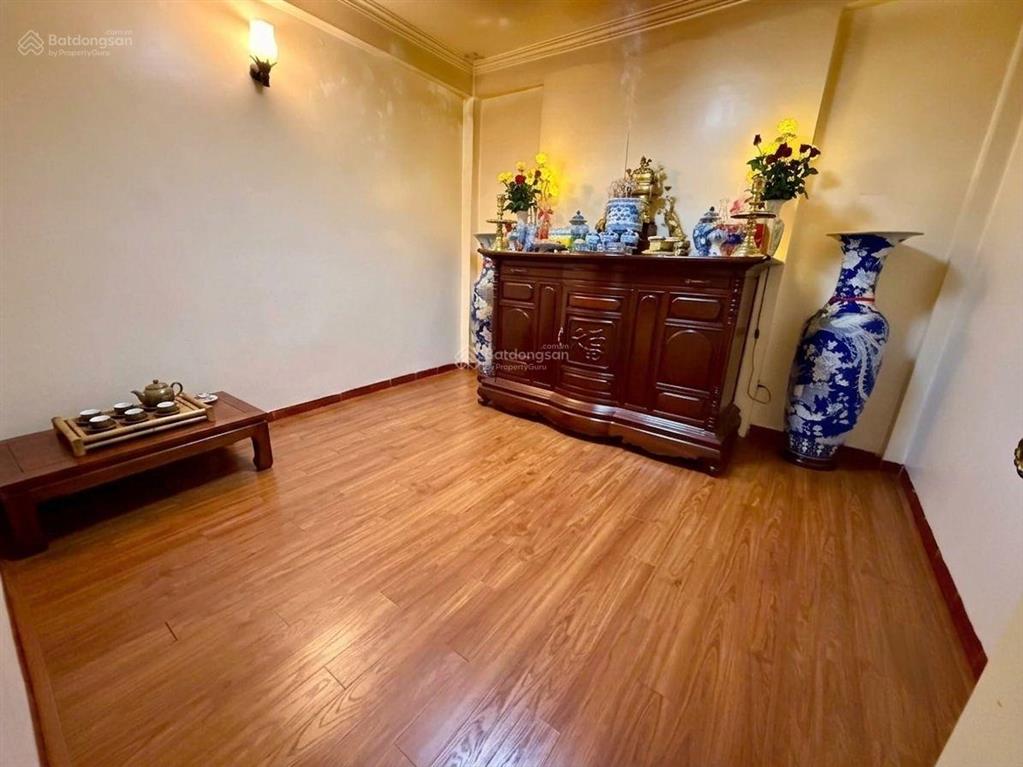 Bán nhà phân lô lê trọng tấn, 50m*5t, ô tô đỗ cửa, 10m ô tô tránh, nở hậu, giá 14tỷ5 (tl)