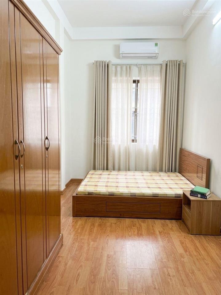 Chính chủ bán nhà ngõ 68 cầu giấy 40m2*5t, lô góc, ngõ rộng 2m5, sổ vuông, giá chào 7tỷ8 (tl)