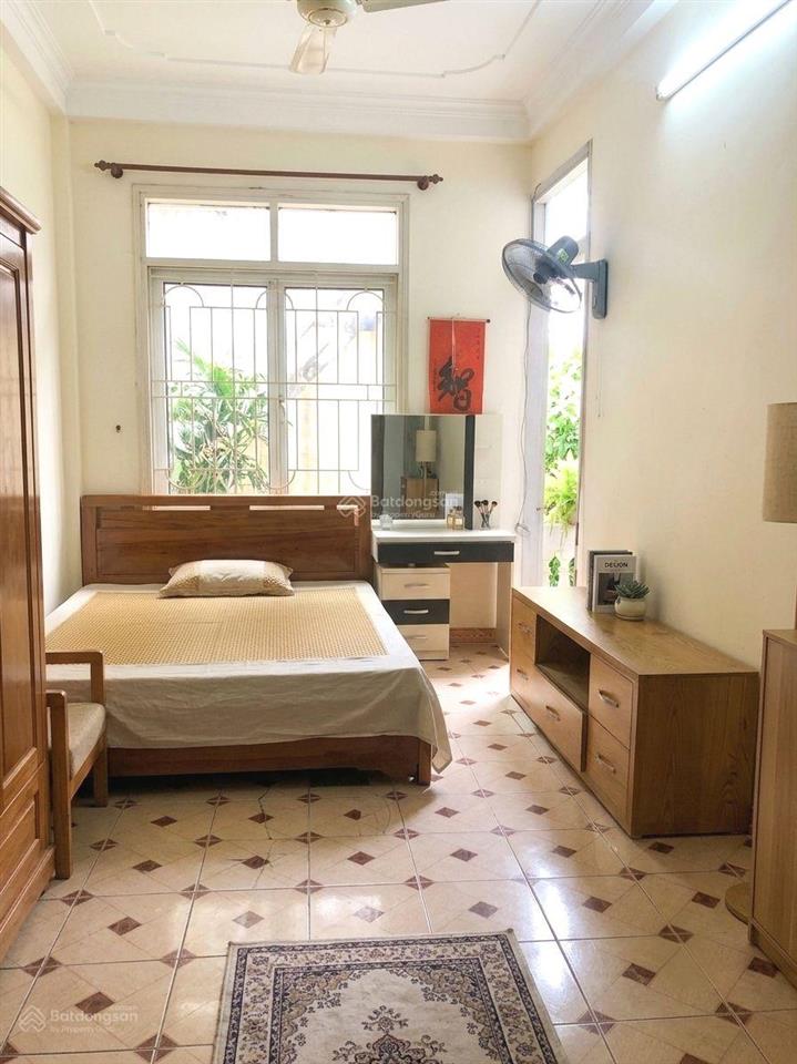 Chính chủ bán nhà ngõ 68 cầu giấy 40m2*5t, lô góc, ngõ rộng 2m5, sổ vuông, giá chào 7tỷ8 (tl)