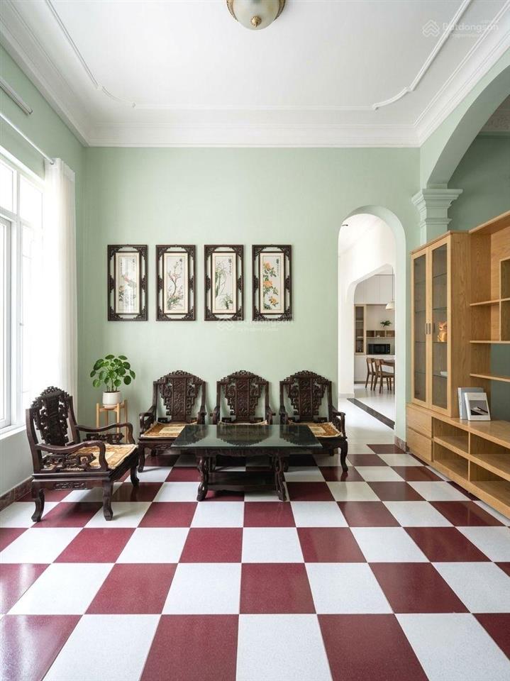 Chính chủ bán nhà ngõ 68 cầu giấy 40m2*5t, lô góc, ngõ rộng 2m5, sổ vuông, giá chào 7tỷ8 (tl)