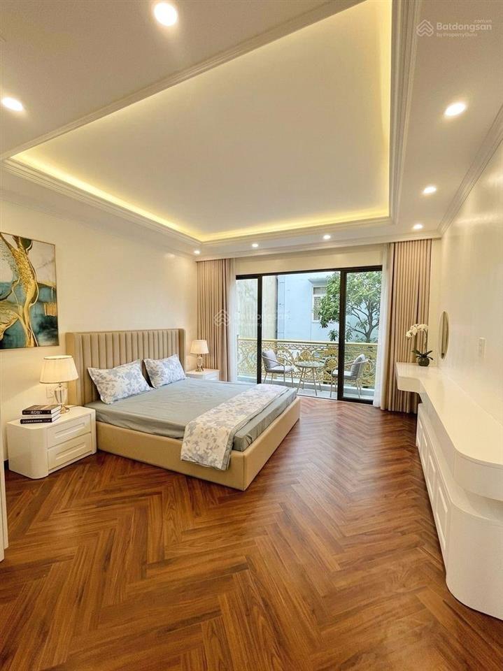 Bán nhà ngõ 44 trần thái tông 55m2*6t thang máy, 3 mặt thoáng, 70m ra phố giá 10 tỷ 8 (tl)