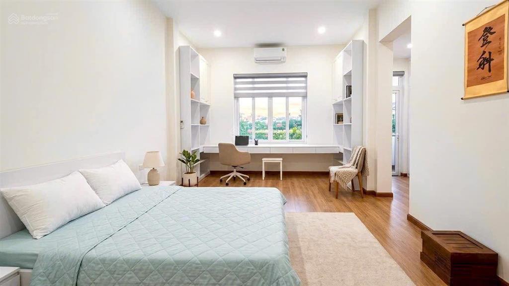 Bán nhà mặt ngõ 98 thái hà, phân lô vỉa hè, ô tô tránh, 35m2*5t mt 4m, dân xây, giá chào 13tỷ5 (tl)
