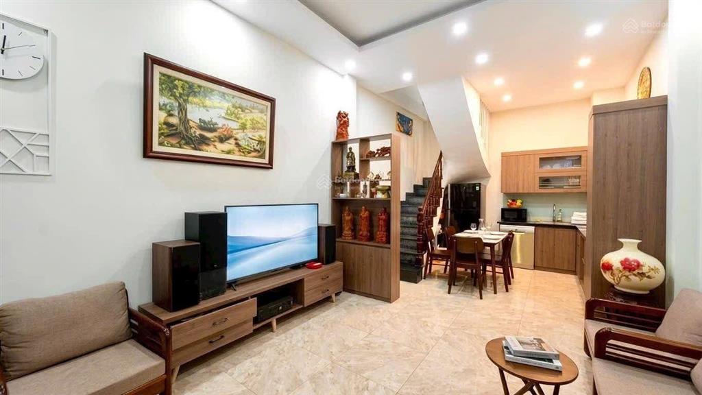 Bán nhà mặt ngõ 98 thái hà, phân lô vỉa hè, ô tô tránh, 35m2*5t mt 4m, dân xây, giá chào 13tỷ5 (tl)