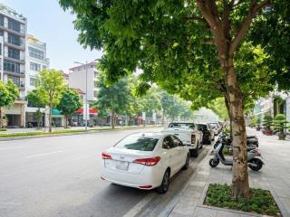 Bán nhà mặt ngõ nguyễn văn huyên 40m2*6t, ô tô đỗ cửa, 15m ra phố, 8pn, ngõ thông, giá 13tỷ5(tl)