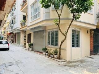 Bán nhà ngõ 130 xuân thủy 40m2*5t, lô góc 3 thoáng, ô tô tránh, 30m ra phố, sổ a4, giá chào 12tỷ5!