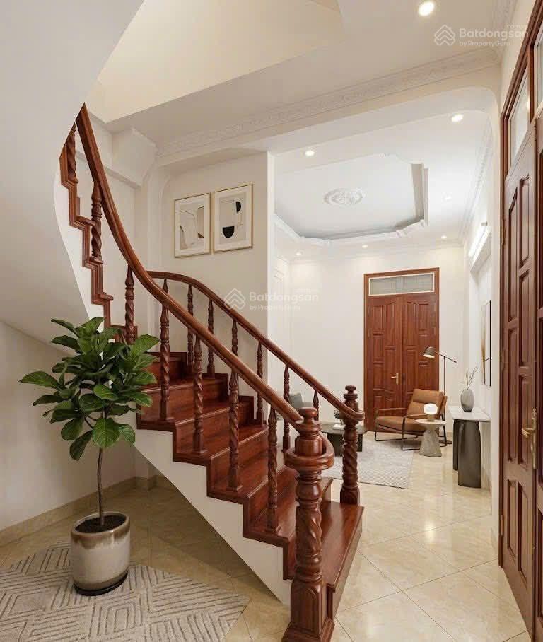 Bán nhà ngõ 130 xuân thủy 40m2*5t, lô góc 3 thoáng, ô tô tránh, 30m ra phố, sổ vuông, giá 11tỷ8(tl)