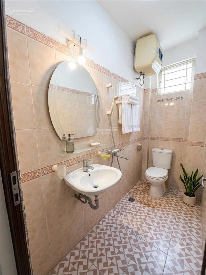 Bán nhà lô góc ngõ 132 cầu giấy 40m2*5t, 2 mặt ngõ, 50m ra phố, 4pn, dân xây, ở sướng, giá 8tỷ7(tl)