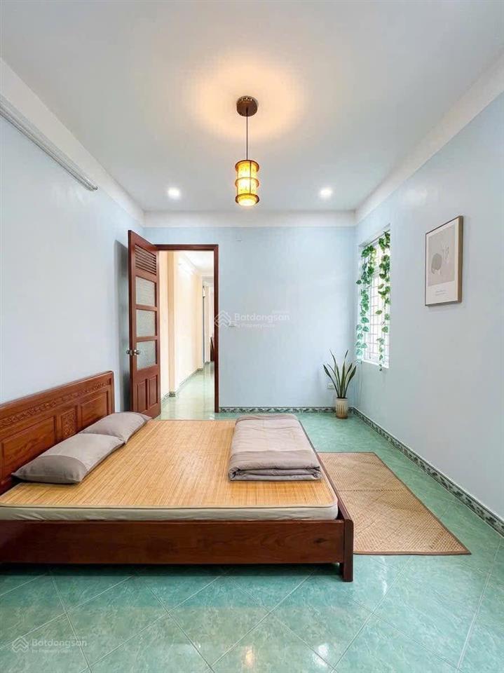 Bán nhà lô góc ngõ 132 cầu giấy 40m2*5t, 2 mặt ngõ, 50m ra phố, 4pn, dân xây, ở sướng, giá 8tỷ7(tl)