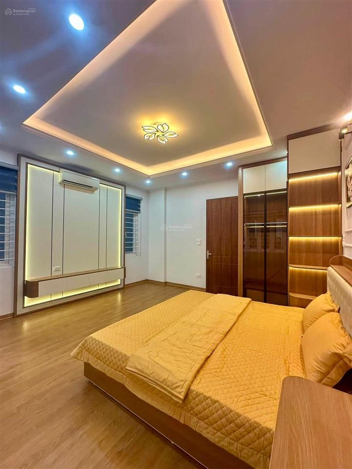 Bán nhà lô góc bùi xương trạch 40m2*5t, ô tô đỗ cửa vào nhà, 2 thoáng, sổ vuông, giá 10tỷ5 (tl).